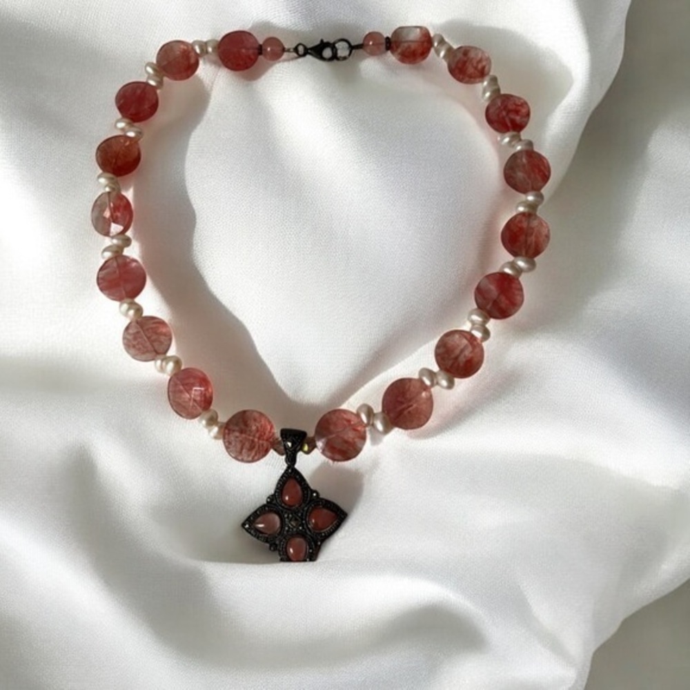 Natural cherry Quartz, pearls with sterling silver 925 pendant vintage necklace